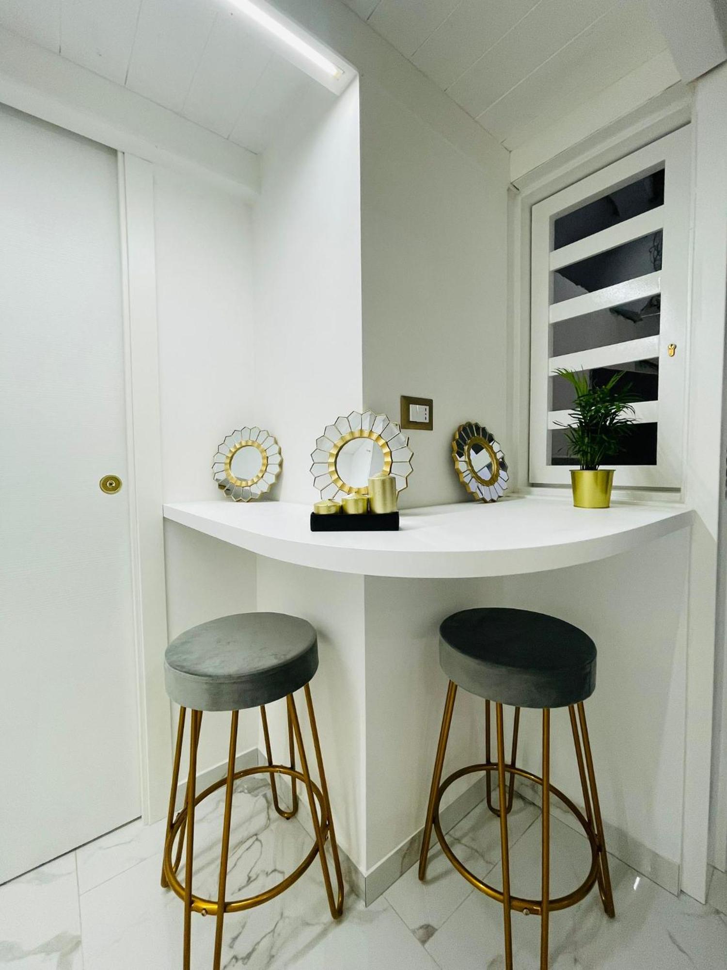 Frank Anthony Appartement Napels